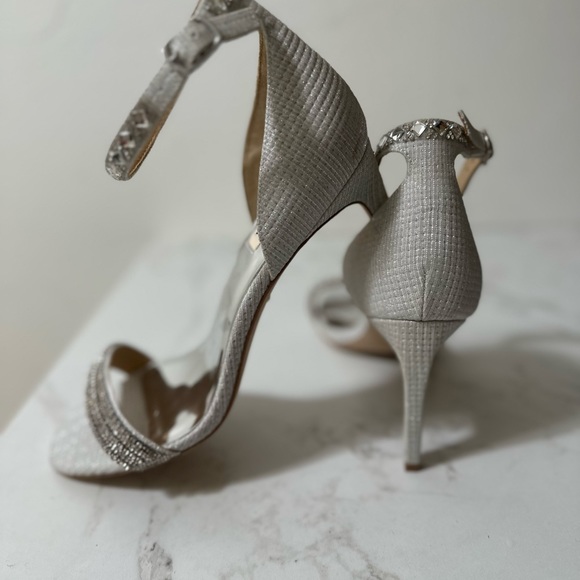 Badgley Mischka Collection Kari Ankle Strap Sandal NWOT - Picture 7 of 8